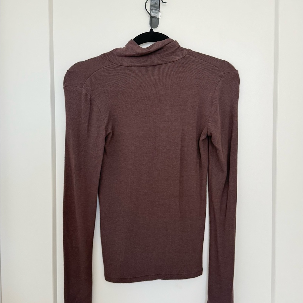 Wilfred brown mockneck